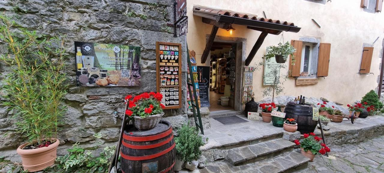 Apartment In The Smallest Town In The World Hum 外观 照片