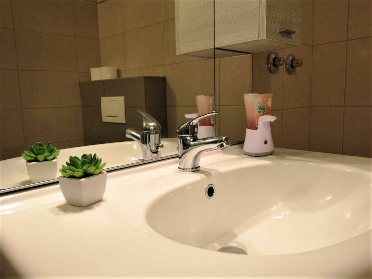 Apartment In The Smallest Town In The World Hum 外观 照片